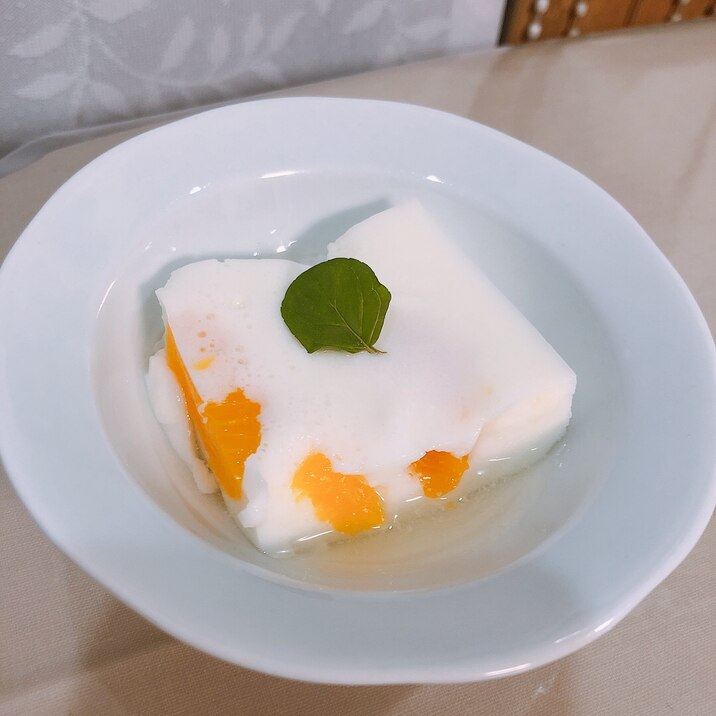 みかん入りの牛乳かん